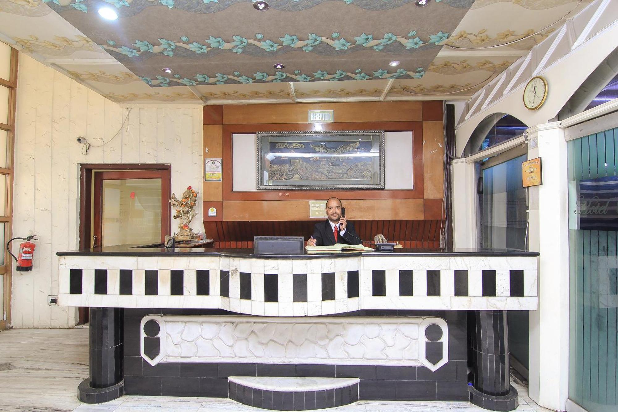 Oyo 2569 Hotel Paradise Kanpur Exterior photo